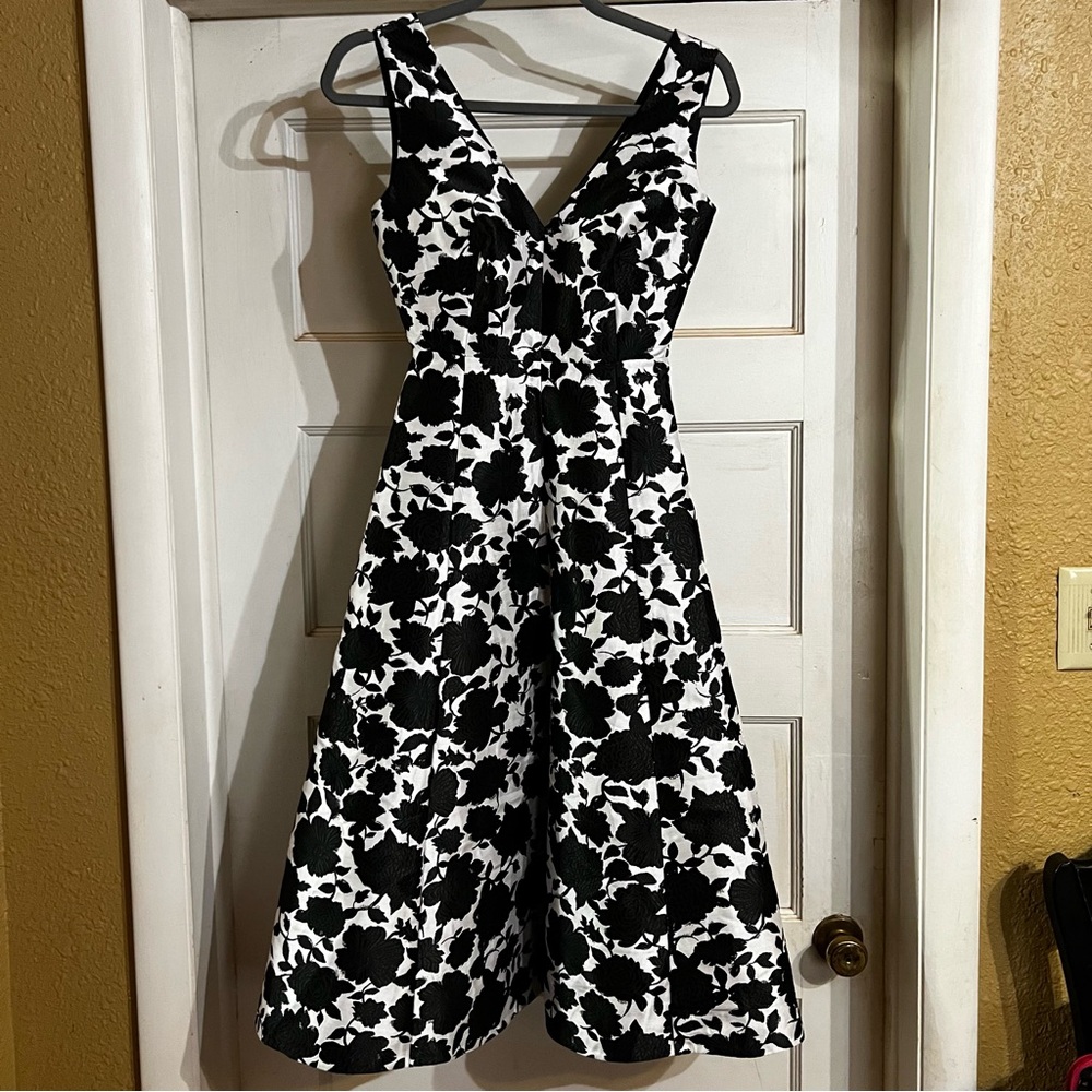 New Kate Spade Floral Soirée Dress- Black and White - Size OO